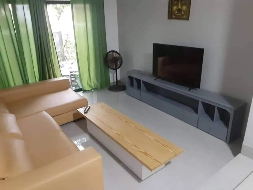 Apartamento T1 Moderno Com Wi-Fi Praia 0*,